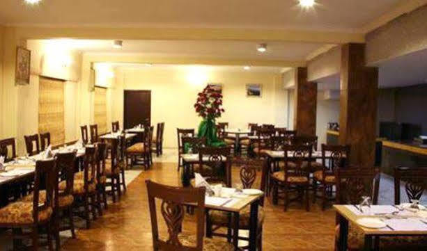 Sarovar Portico Badrinath Joshīmath Restaurante foto